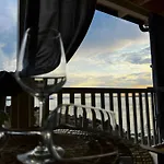 Mobile Skyline - Beautiful Sea View - On The Palm Of The Drage