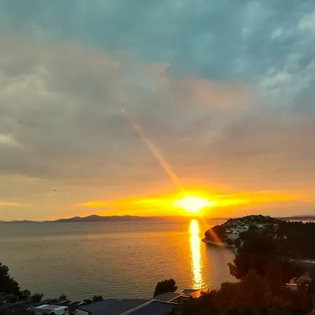 Mobile Skyline - Beautiful Sea View - On The Palm Of The