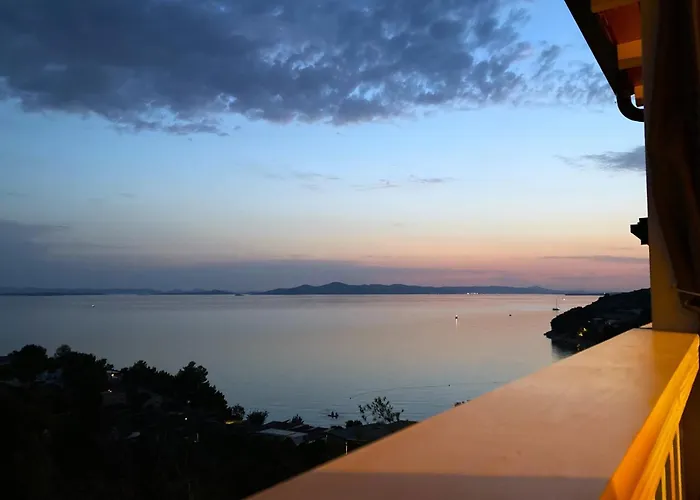 Mobile Skyline - Beautiful Sea View - On The Palm Of The