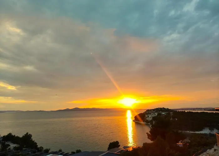 Mobile Skyline - Beautiful Sea View - On The Palm Of The