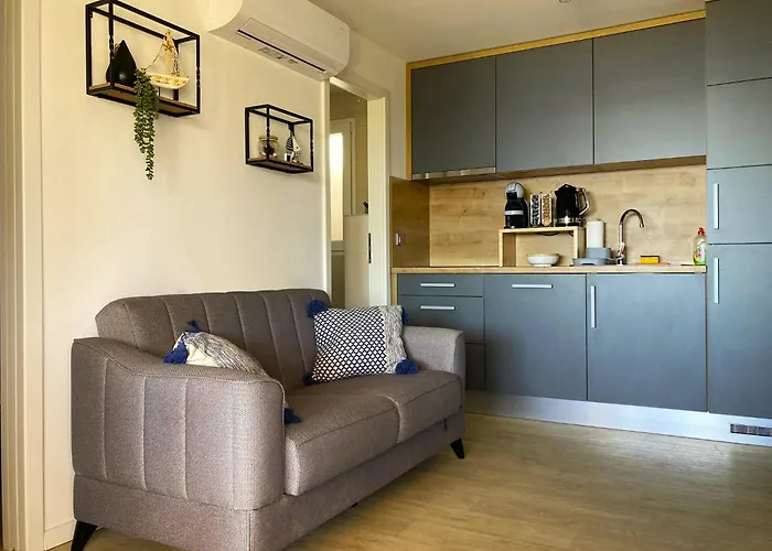 Mobile Skyline - Beautiful Sea View - On The Palm Of The *